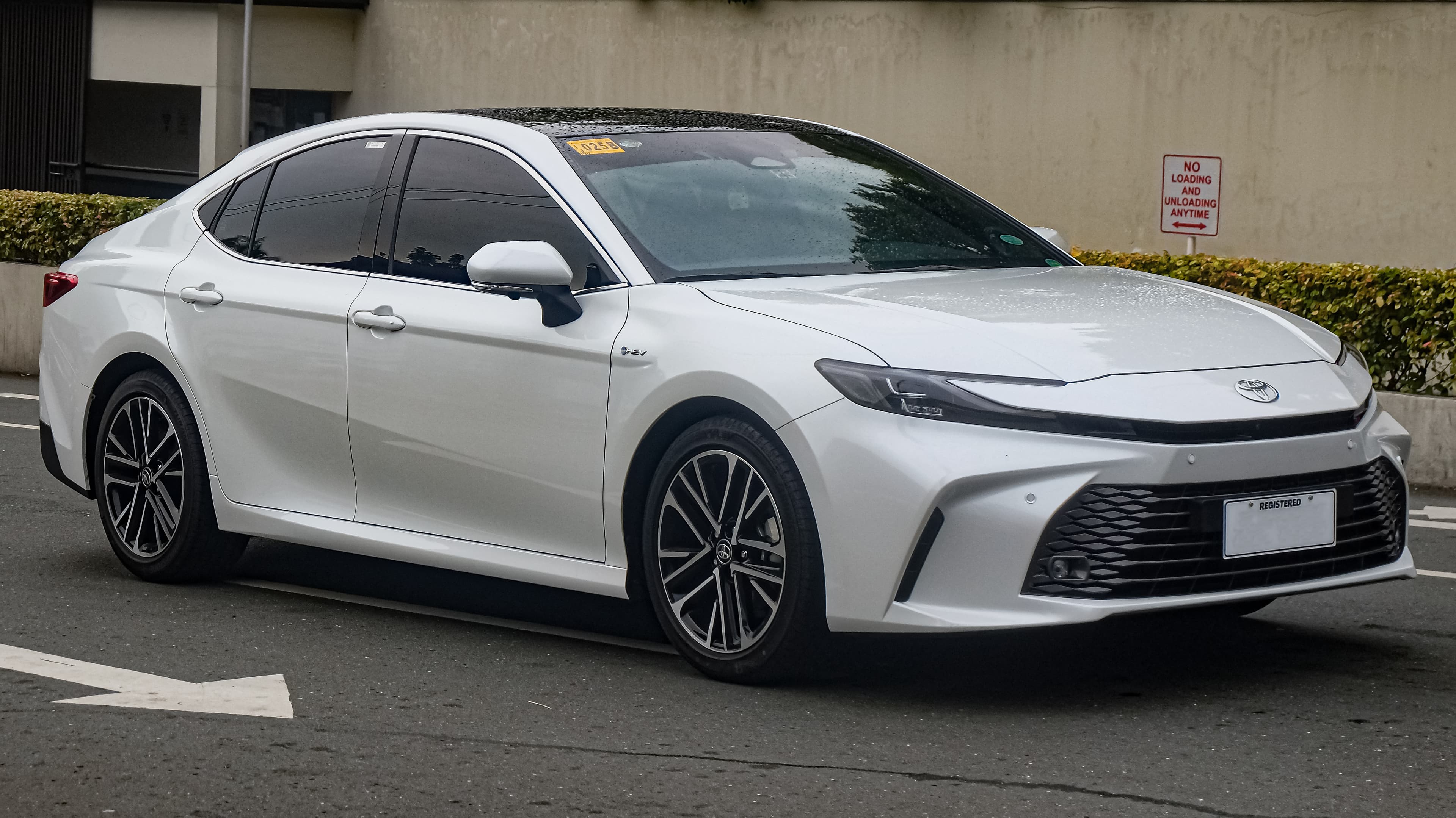 Toyota Camry Elegance Hybrid Hybrid CVT